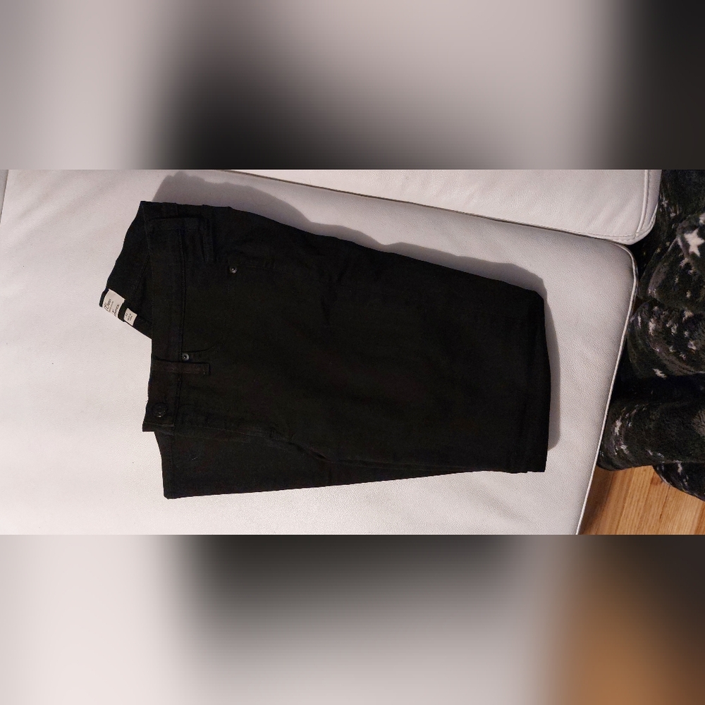 Women's JCrew 8" Toothpick Black Jeans. Size 31.